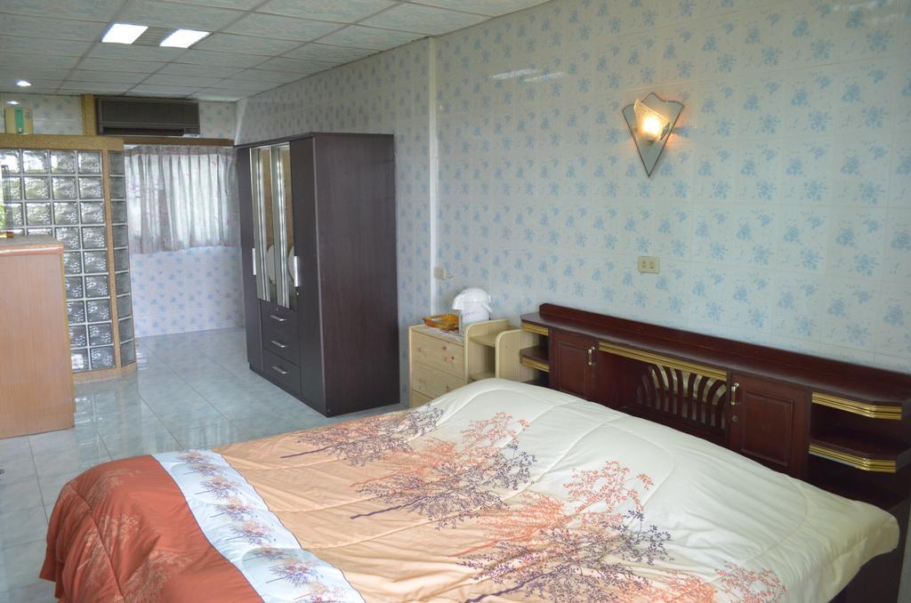 Charan 41 * Bangkok